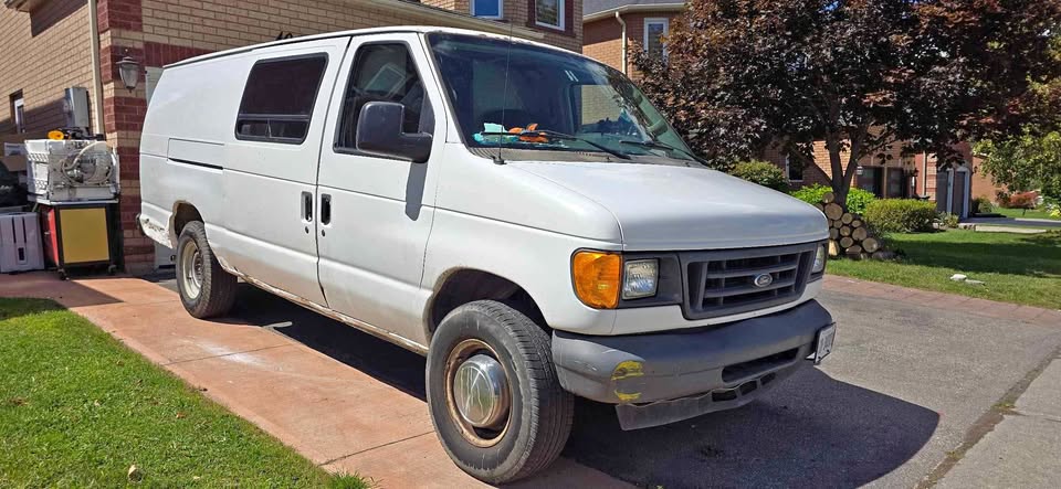 Van Ford E250 model 2006