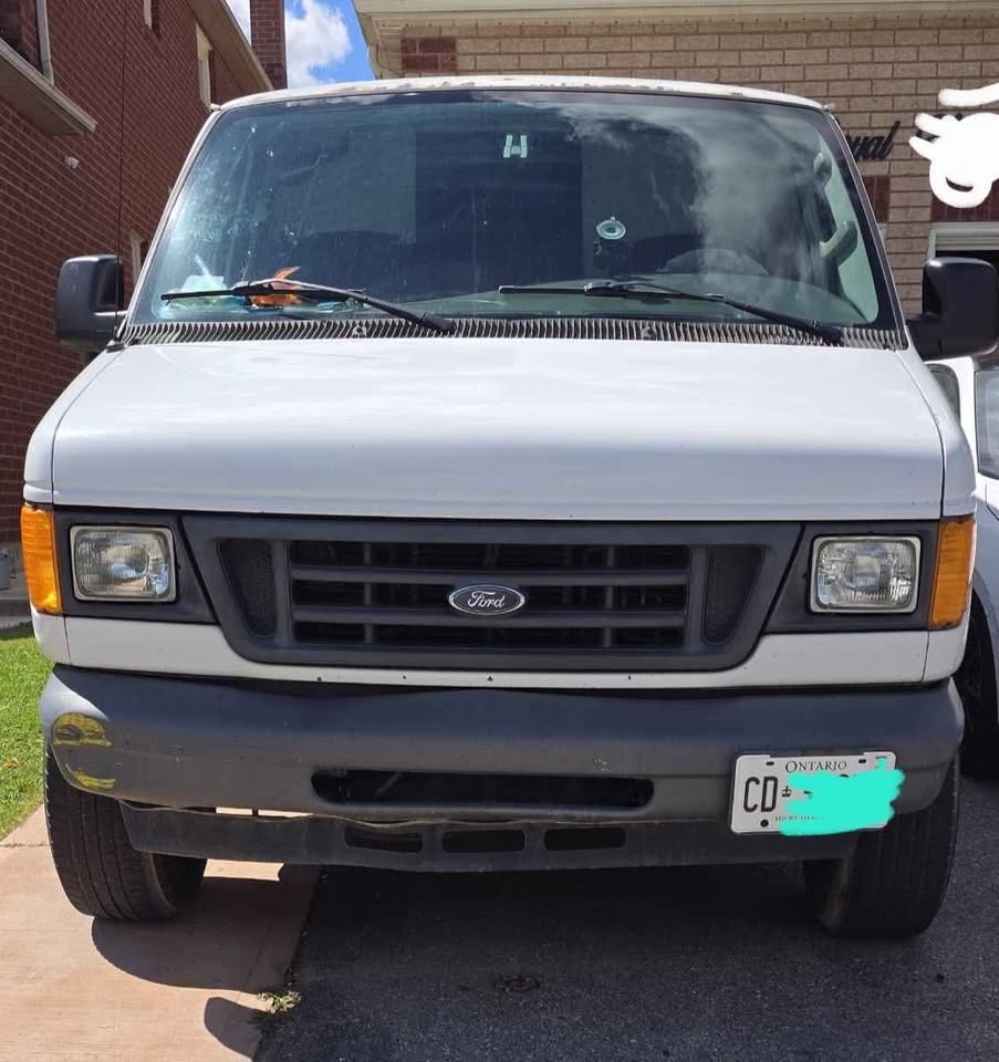 Van Ford E250 model 2006 - photo 2