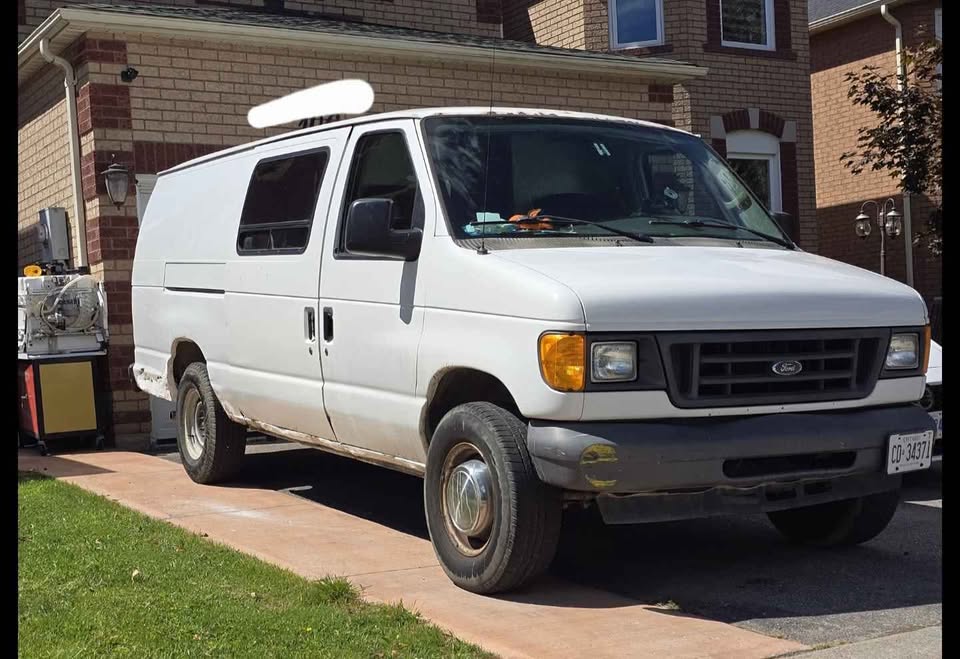 Van Ford E250 model 2006 - photo 3