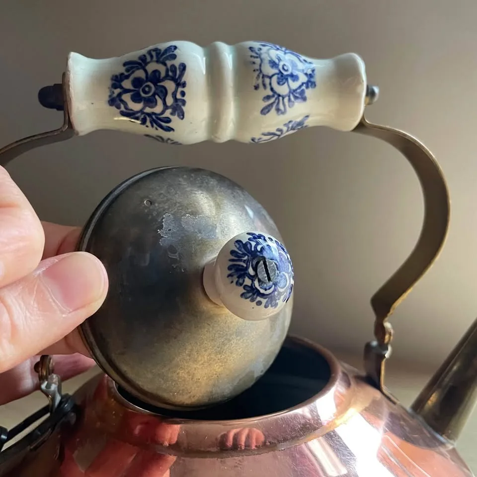 Vintage Brass & Copper TeaPot Kettle - ceramic handle image indicator(5)