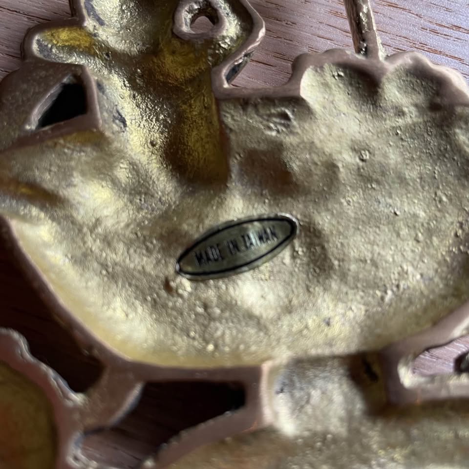 Vintage brass bathroom sign - boy fishing in tub - photo 4