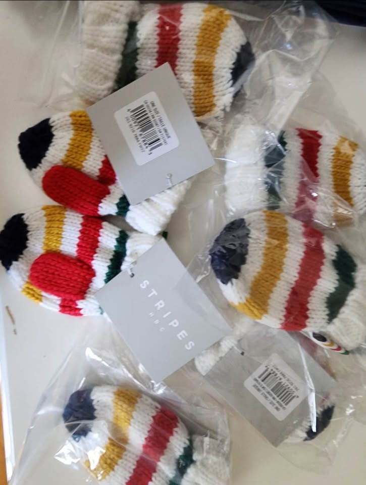 Hudson’s Bay/HBC Stripes Mitts Ornaments - photo 2