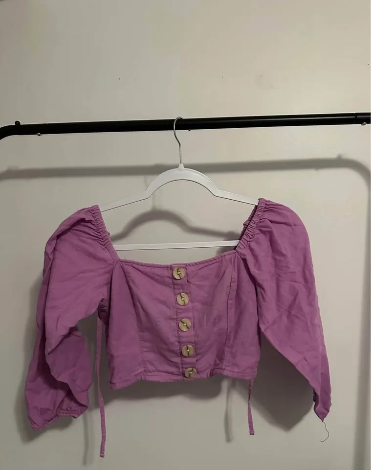 AE purple puffed sleeves image indicator(2)