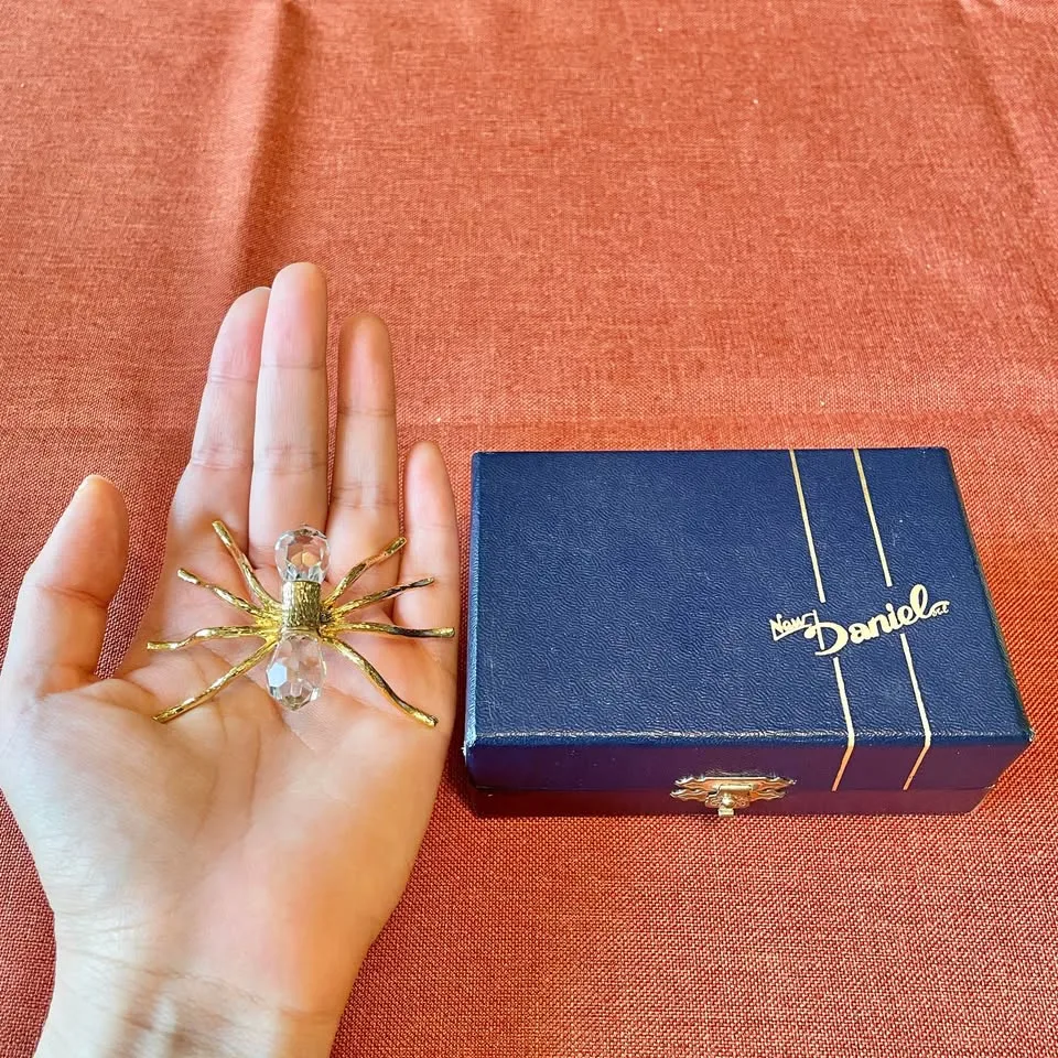 Crystal Gold Spider Figurine image indicator(6)