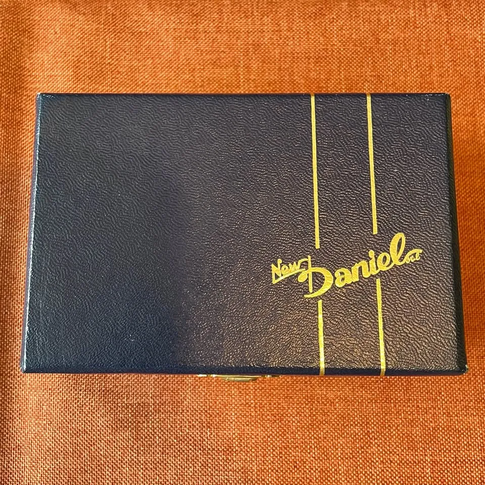 Crystal Gold Spider Figurine image indicator(8)