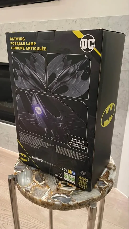 BRAND NEW! Batman - BatWing desk lamp image indicator(2)