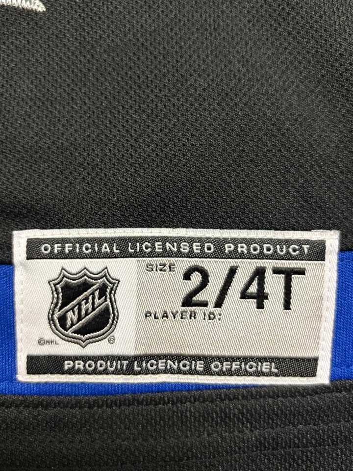 Toddler Austin Matthew’s Toronto maple leafs jersey - photo 2