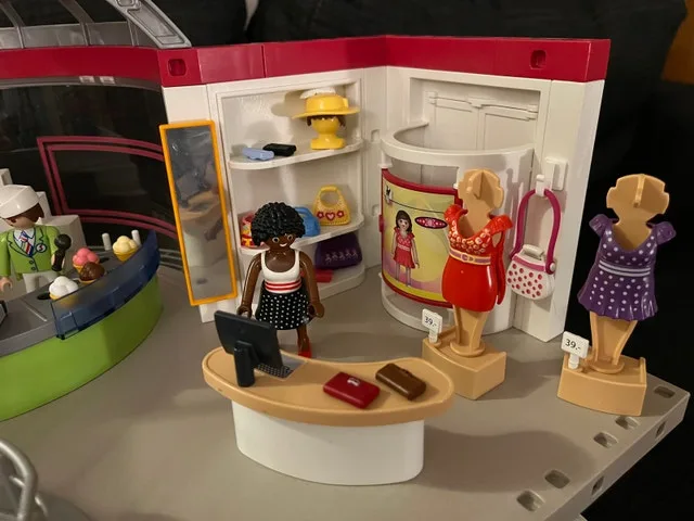 playmobil shopping centre image indicator(7)