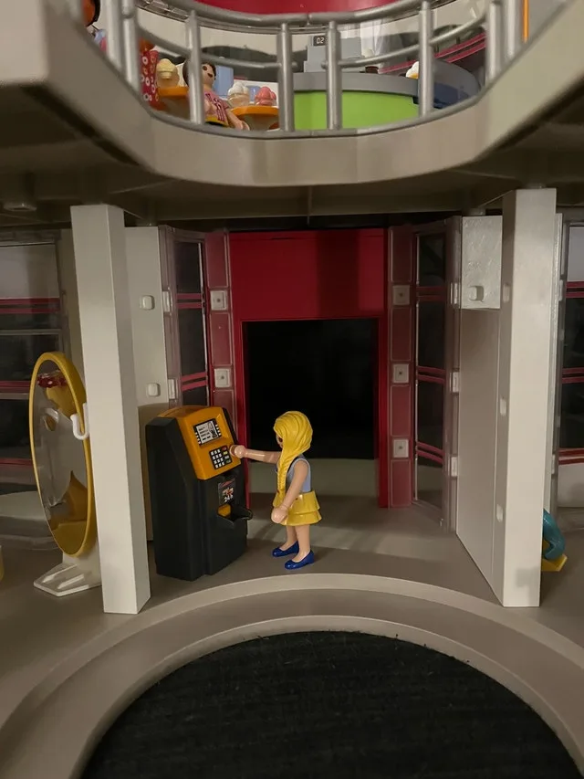 playmobil shopping centre image indicator(9)