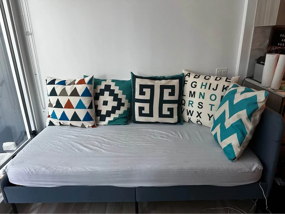 IKEA Daybed – Great Condition – Blue image indicator(3)