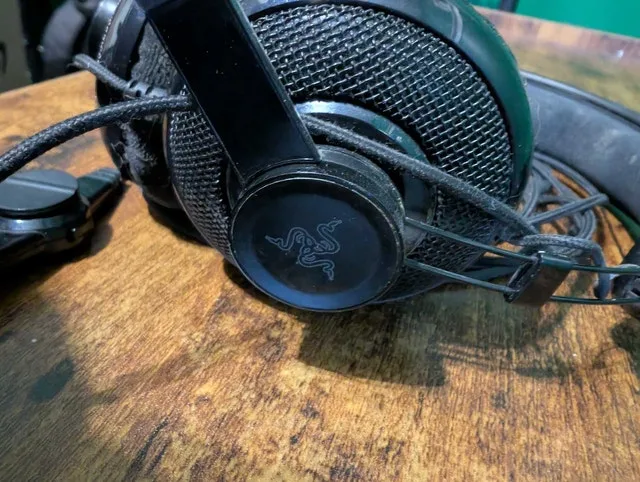 Razer Blackshark Headset image indicator(2)