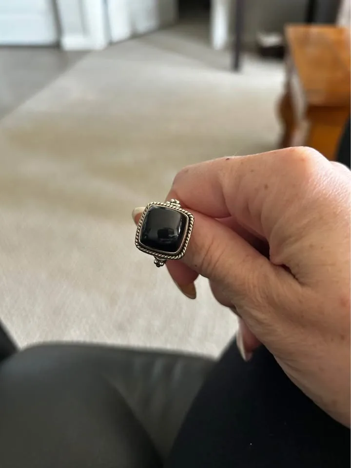925 Sterling Silver Black Onyx Ring, Size 9 1/4 image indicator(3)