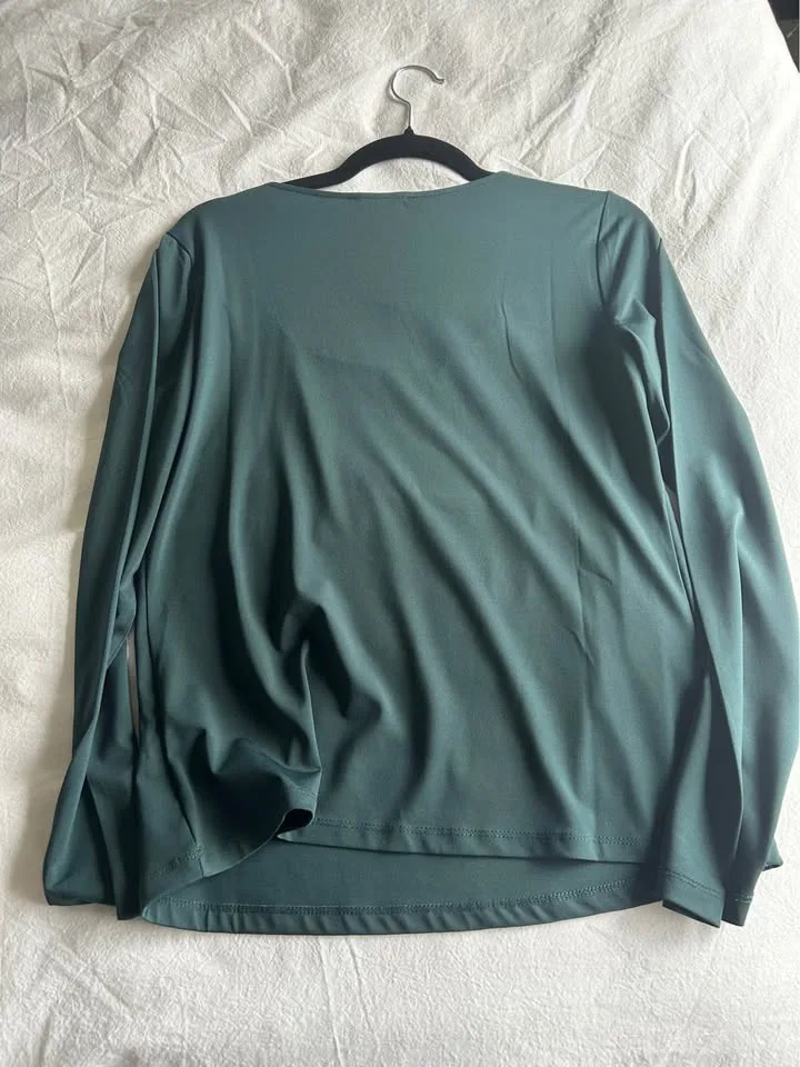 Ricki’s Dark Green Long Sleeved Shirt, Size L image indicator(2)
