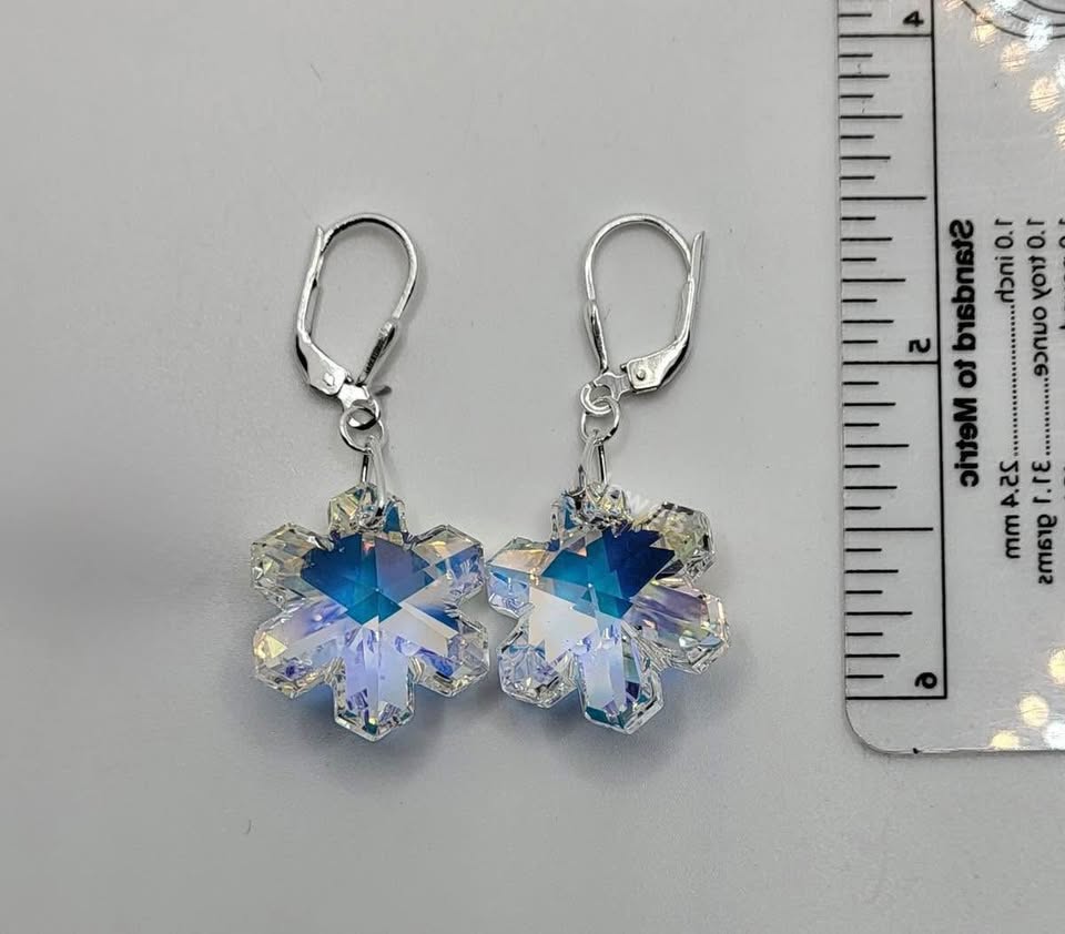 Swarovski crystal Christmas snow flake earrings - photo 2