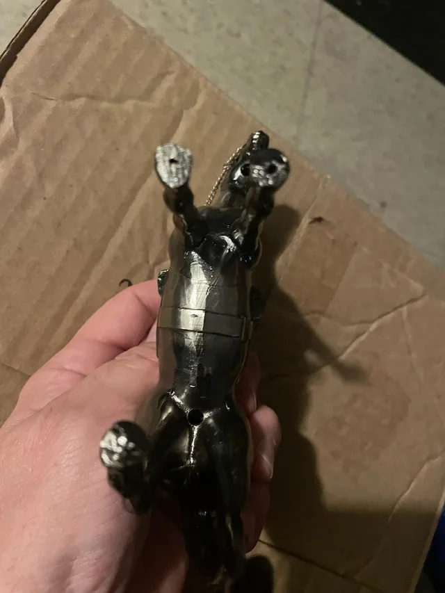 Vintage Horse-Shaped Table Lighter image indicator(3)