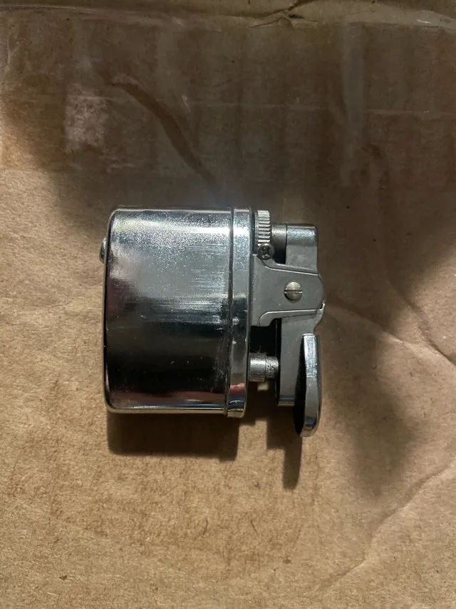 Vintage Horse-Shaped Table Lighter image indicator(4)