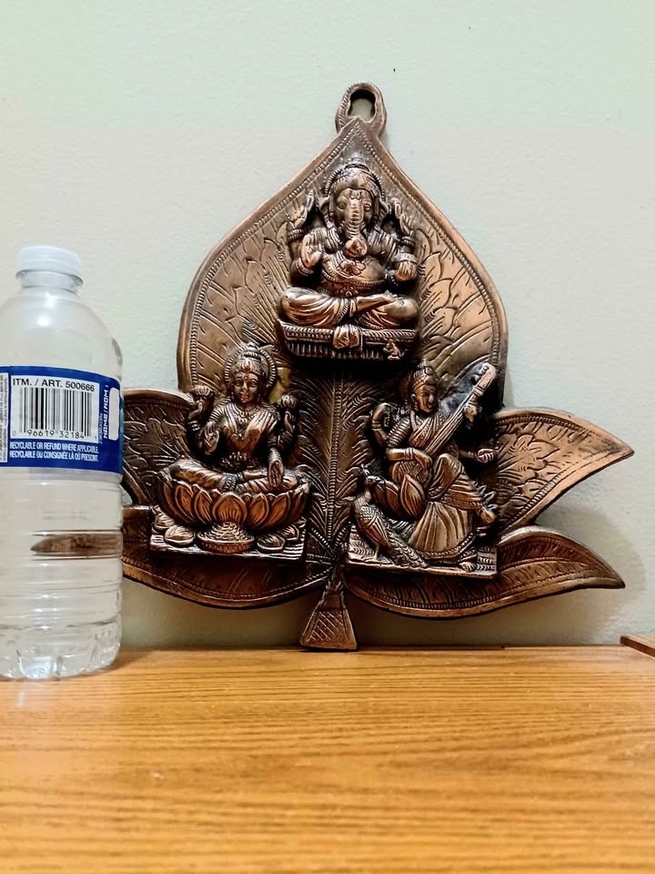 Vtg.Wall Hanging Hindu Deities on a Leaf - photo 5