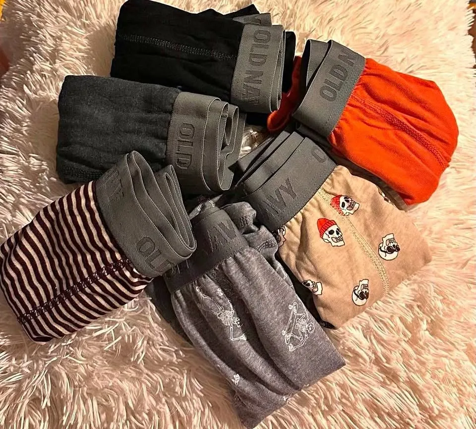 BOYS BOXERS (6 PACK) SIZE:XL PRICE:$30 BRAND:OLD NAVY thumbnail