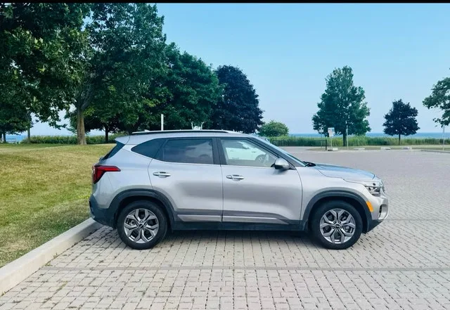 2025 Kia Seltos lease take over image indicator(3)