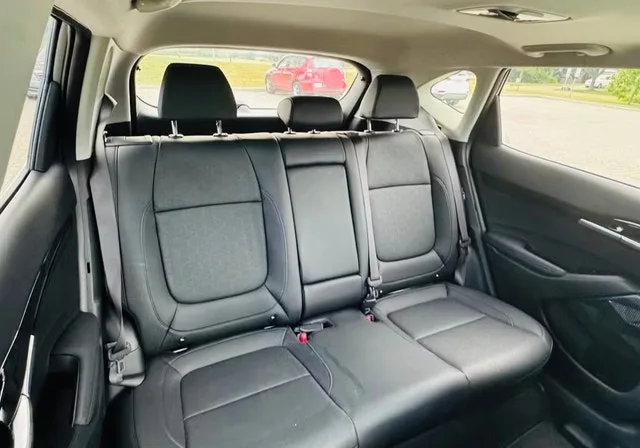 2025 Kia Seltos lease take over image indicator(7)