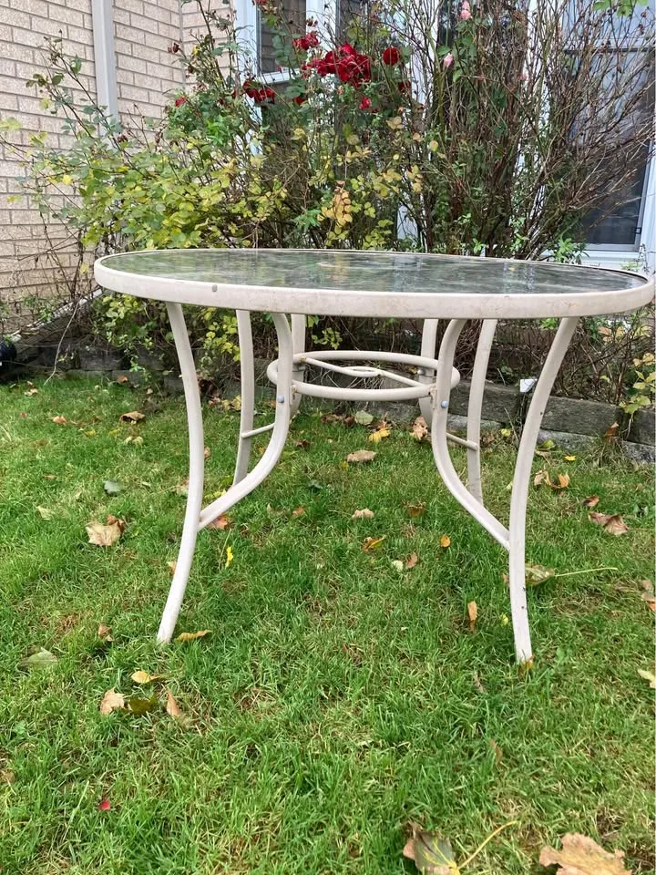 Glass top patio table image indicator(2)
