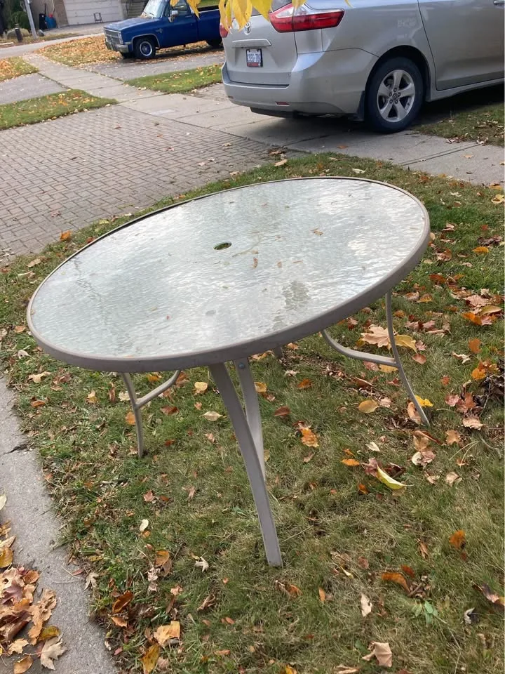 Glass top patio table image indicator(3)