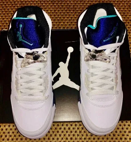 Air Jordan Retro 5 White Grape 2013 Size 7Y (GS) thumbnail