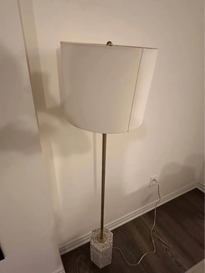 Living room lamp, or any use lamp. (MOVING SALE✅) image indicator(4)