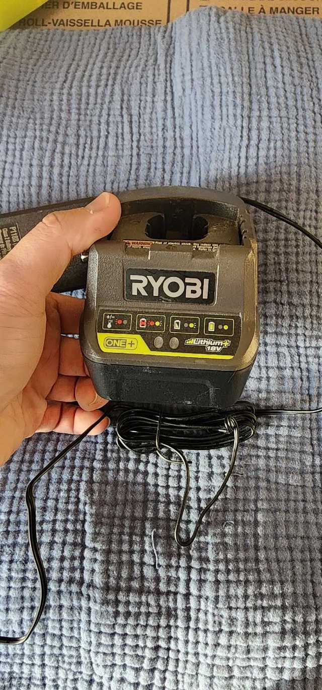 Ryobi drilling rool + 6.5ah battery + bits + charger - photo 3