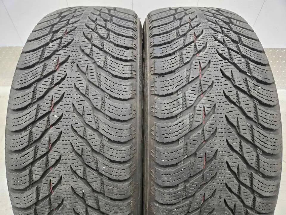 Nokian Hakkapelitta Winter Tires- 235/60R18 image indicator(6)