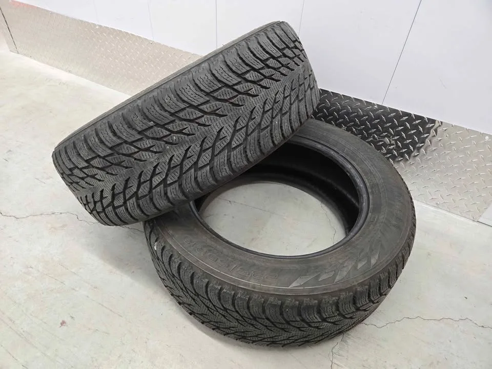 Nokian Hakkapelitta Winter Tires- 235/60R18 image indicator(7)