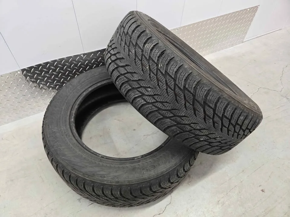 Nokian Hakkapelitta Winter Tires- 235/60R18 image indicator(8)