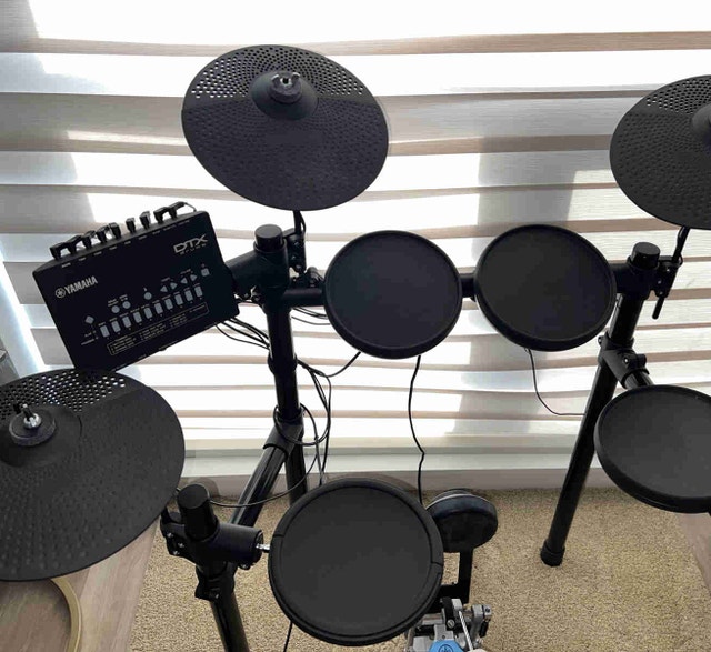 Yamaha DTX452K Electronic Drum Kit
