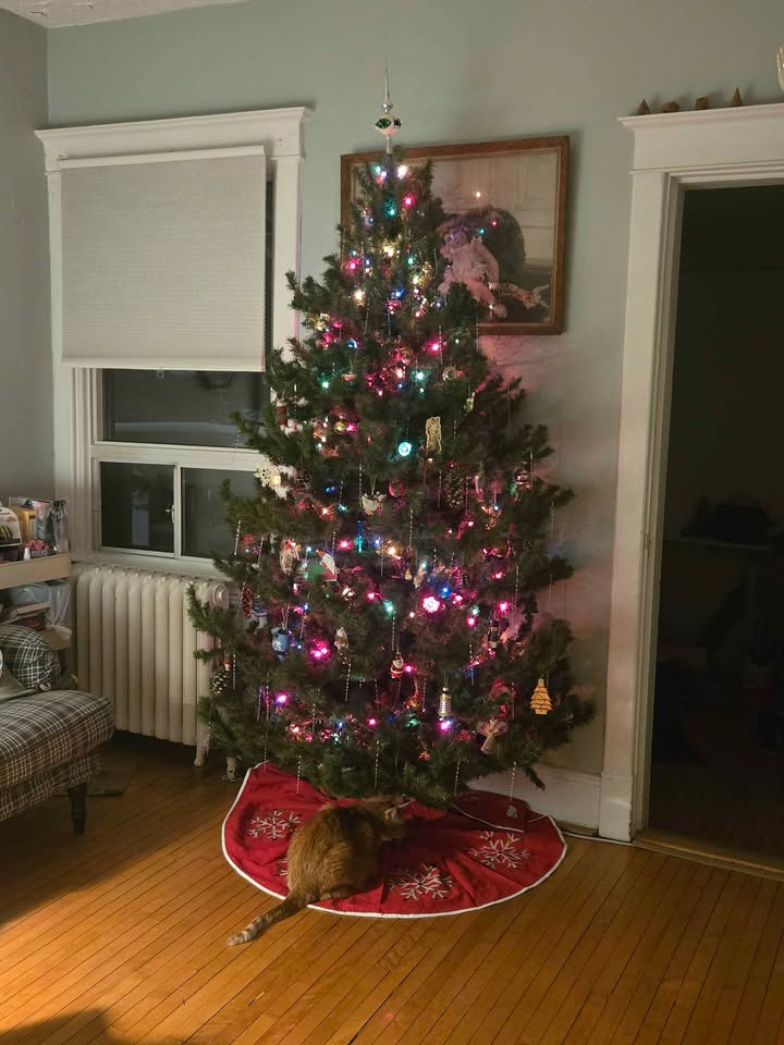 6.5-7' artificial christmas tree - photo 2