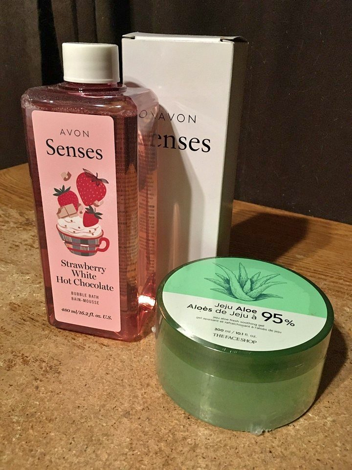 AVON SENSES BUBBLE BATH JEJU ALOE THE FACE SHOP