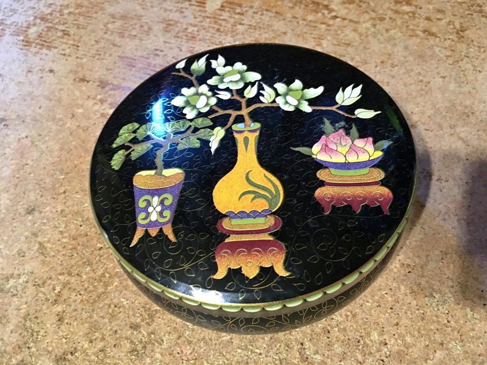 DAHER TIN WITH ASIAN CLOISONNé STYLE DESIGN FLOWERS PLANTS
