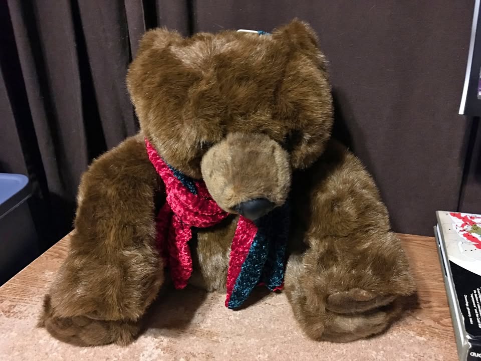 LARGE CHRISTMAS BROWN BEAR W GREEN RED SCARF MTY INTERNATIONAL 1