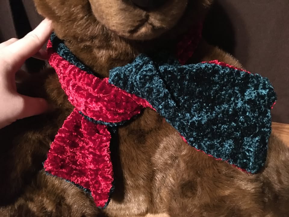 LARGE CHRISTMAS BROWN BEAR W GREEN RED SCARF MTY INTERNATIONAL 1 - photo 3