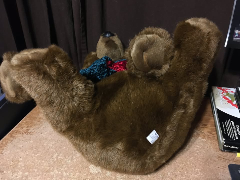 LARGE CHRISTMAS BROWN BEAR W GREEN RED SCARF MTY INTERNATIONAL 1 - photo 5