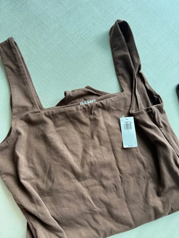 $200+ Surprise Bag of Women’s Clothes (Size 8-10) image indicator(4)