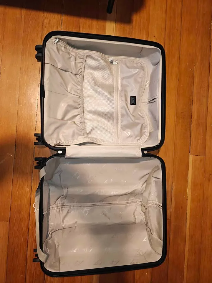 Aerolite carry on suitcase x 2 image indicator(6)