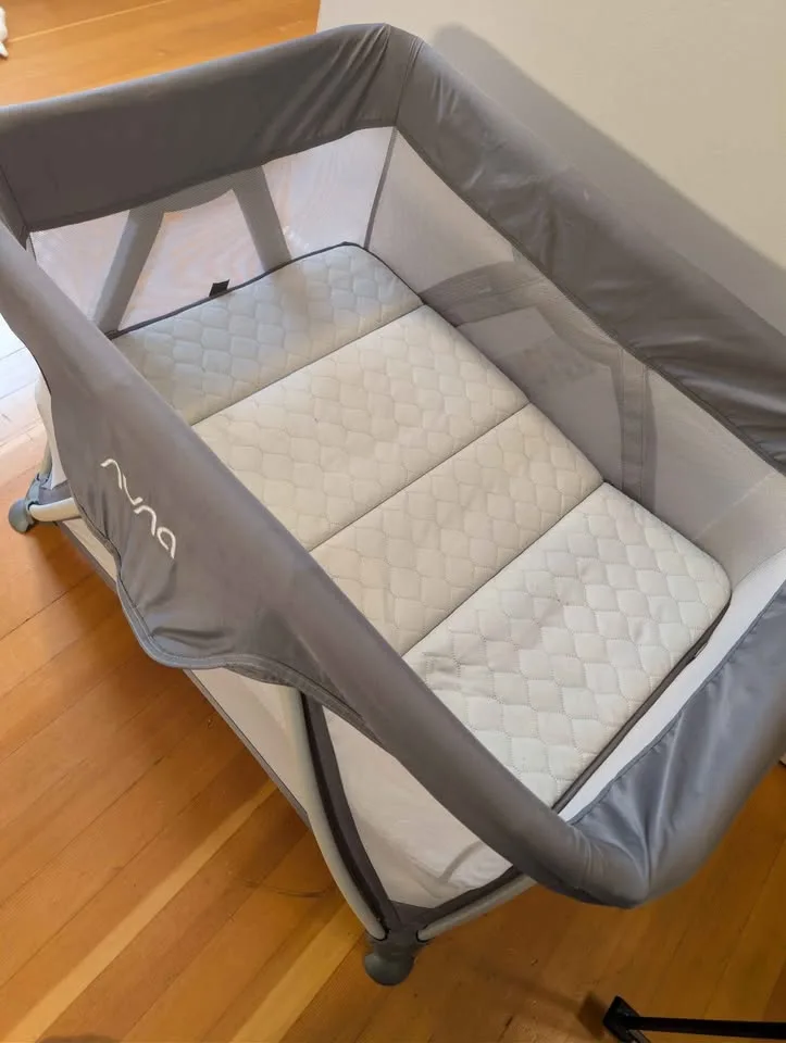 Nuna sena travel crib image indicator(4)