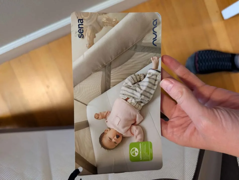 Nuna sena travel crib image indicator(8)