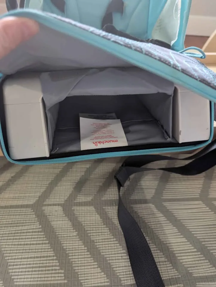 Munchkin brica travel booster seat image indicator(2)