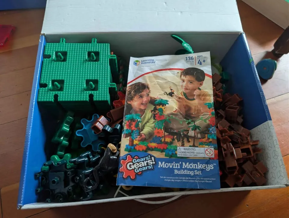 Movin' monkeys building set image indicator(3)