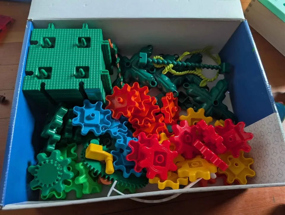 Movin' monkeys building set image indicator(5)