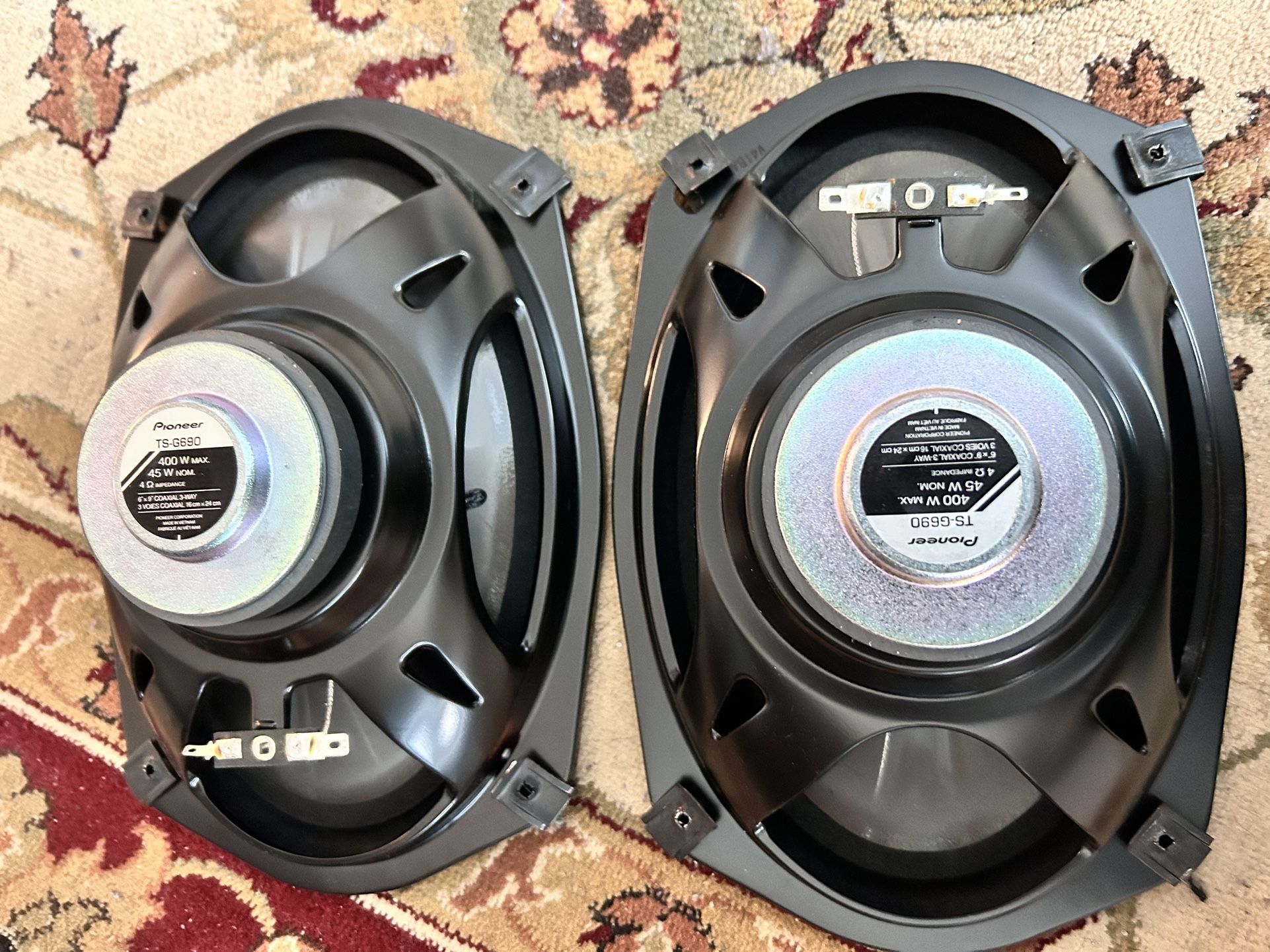 Pair Of Speakers - photo 4