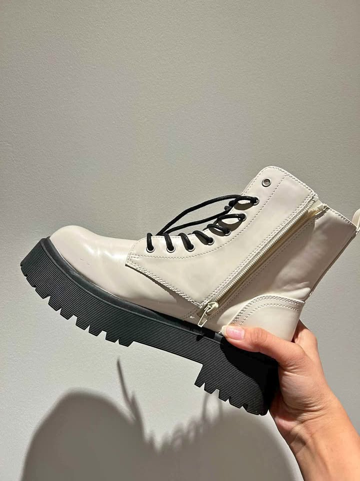 New Winter leather boots