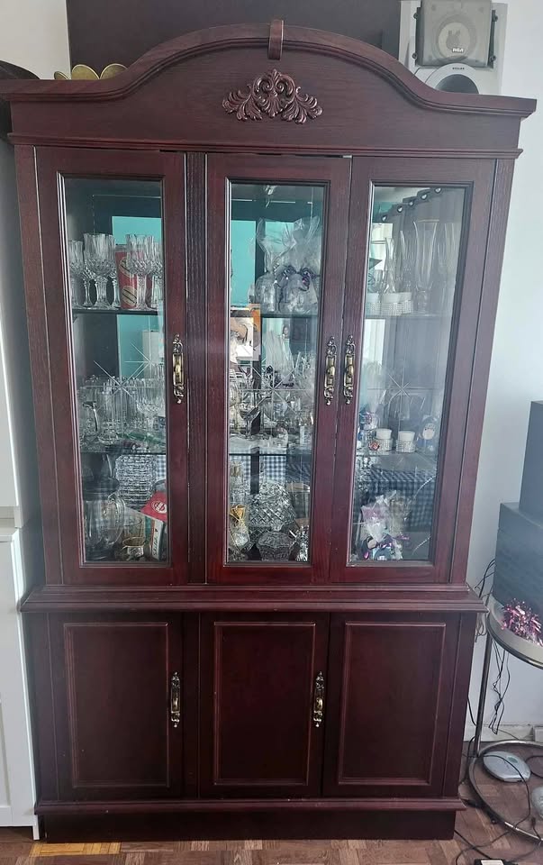 Dining table and Hutch (Cabinet)