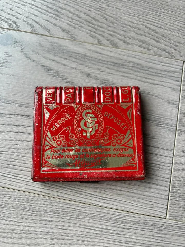 Vintage Pharmacy tin image indicator(2)